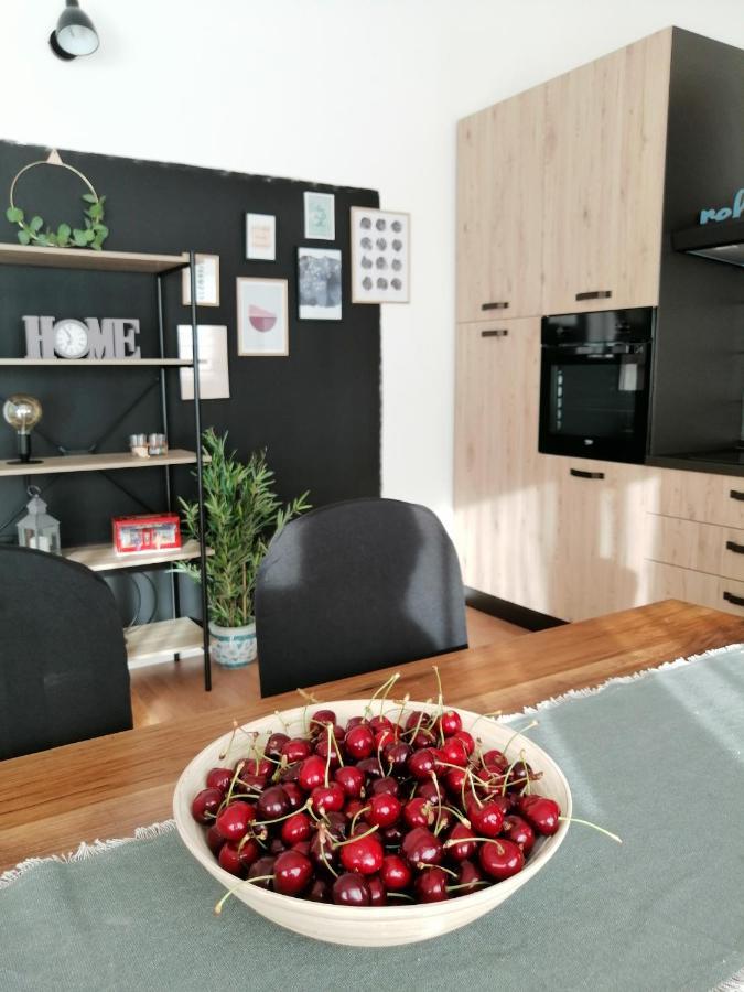 Apartment Near The Sea-Self Check-In Podstrana Exterior foto