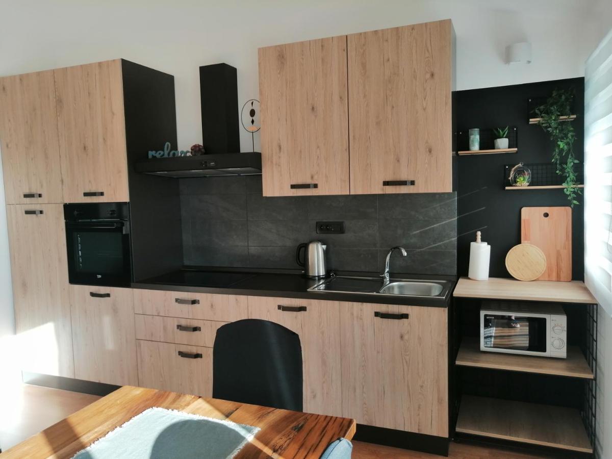 Apartment Near The Sea-Self Check-In Podstrana Exterior foto
